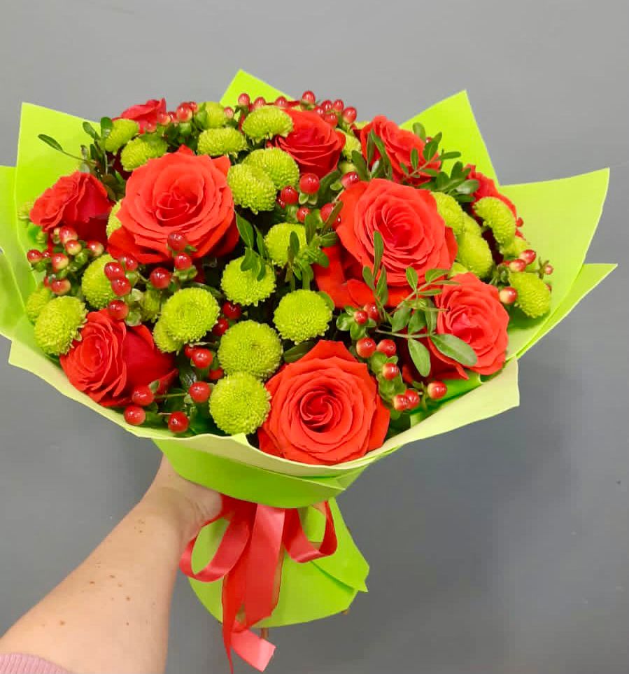 Букет цветов из: Хризантемы и Розы в Шатрово