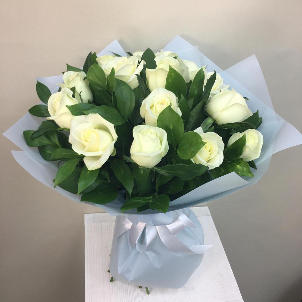 Букет 15 Белых роз Проуд в Шатрово