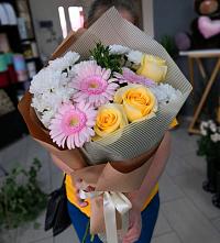 Букет цветов из:  Герберы, Розы и Хризантемы в Шатрово