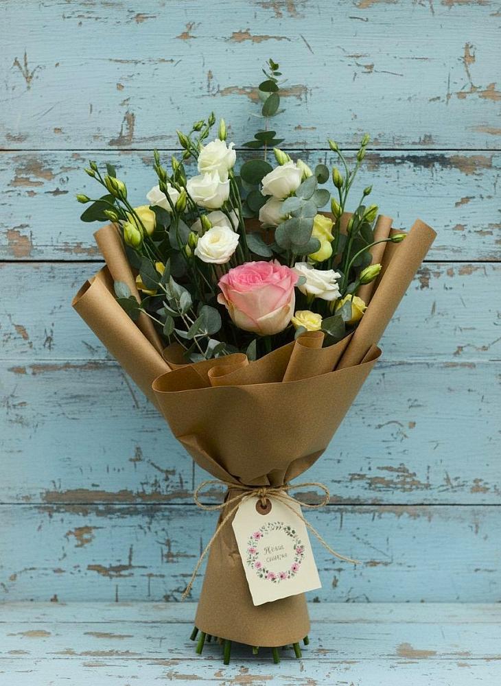 Букет цветов из: Розы и Лизиантусы в Шатрово