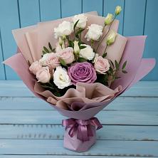 Букет цветов из:  Розы и Лизиантусы в Шатрово