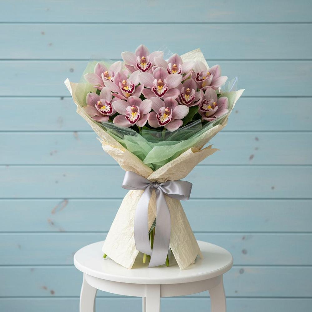 Букет цветов из: Орхидеи и Розы в Шатрово