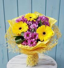 Букет цветов из:  Хризантемы и Герберы в Шатрово