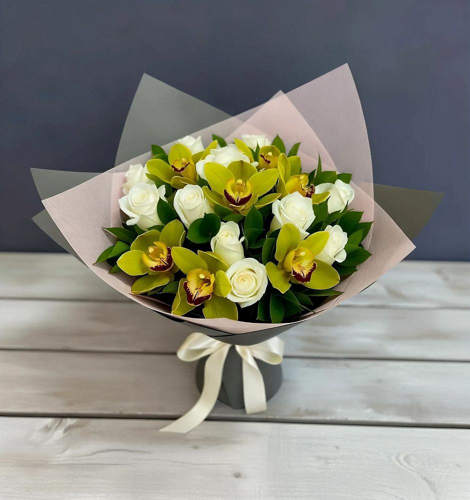 Букет цветов из: Орхидеи и Розы в Шатрово