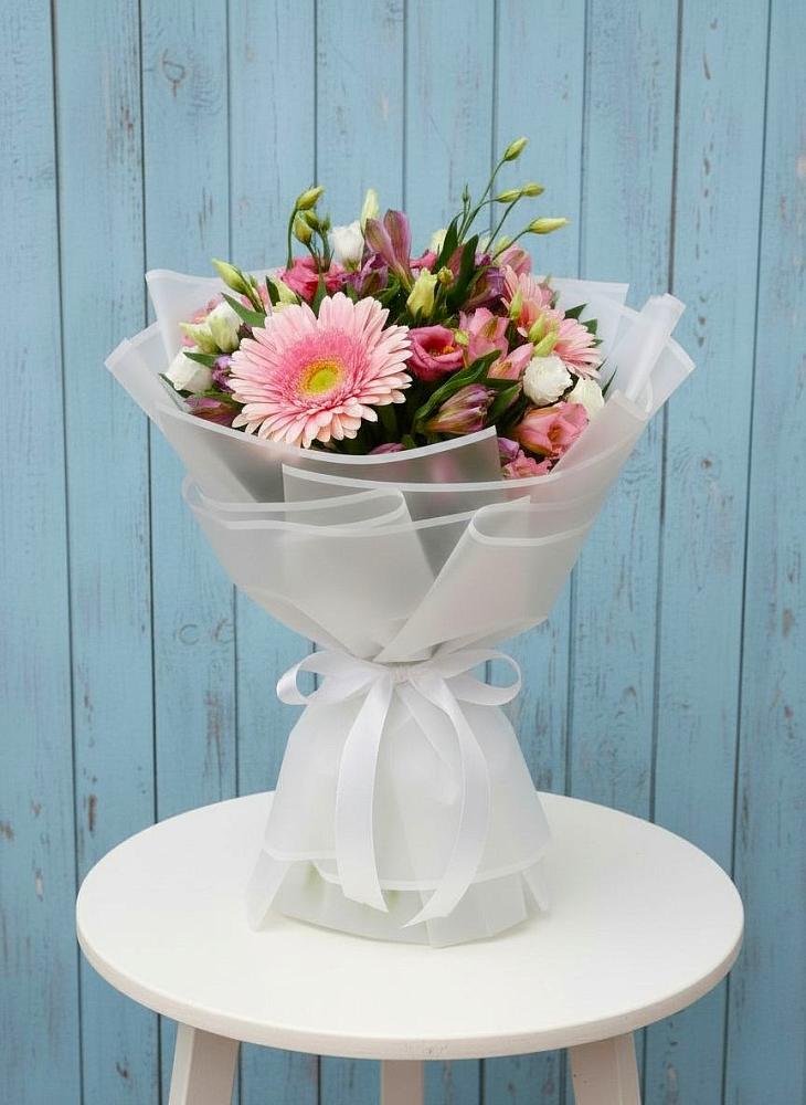 Букет цветов из: Герберы, Альстромерии и Лизиантусы в Шатрово