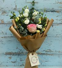 Букет цветов из:  Розы и Лизиантусы в Шатрово