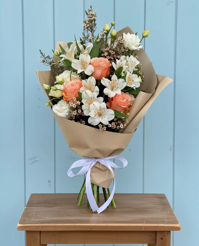 Букет цветов из: Альстромерии, Лизиантусы, Розы и Хризантемы в Шатрово