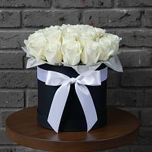 Цветочная композиция из Розы в шляпной коробке в Шатрово