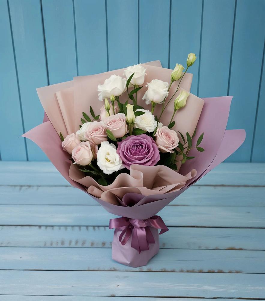 Букет цветов из: Розы и Лизиантусы в Шатрово