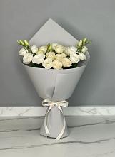 Букет цветов из:  Розы и Лизиантусы в Шатрово